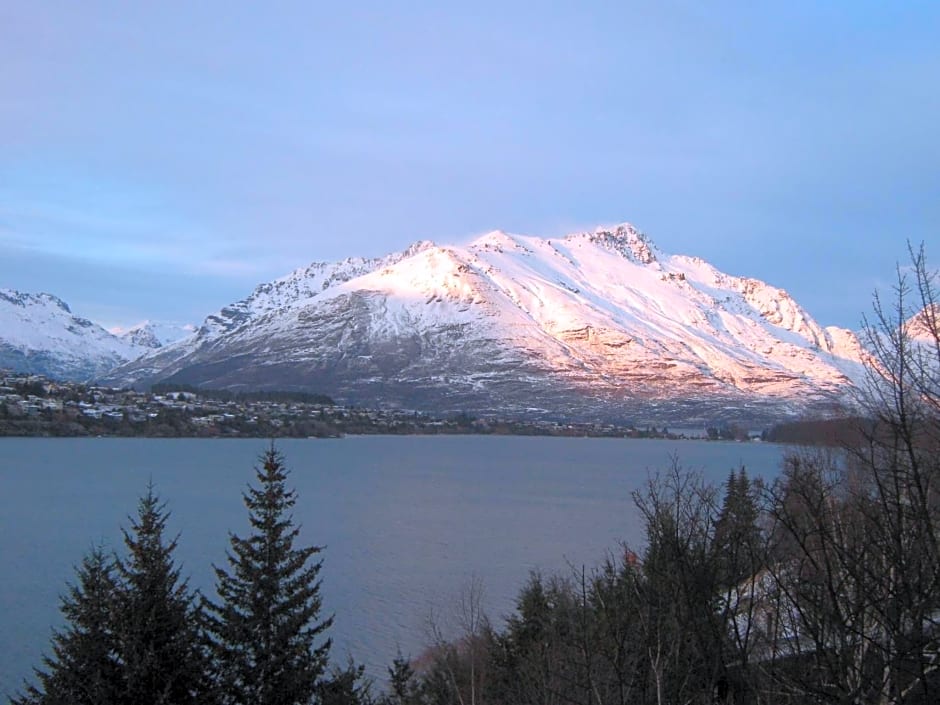 Oaks Queenstown Shores Resort