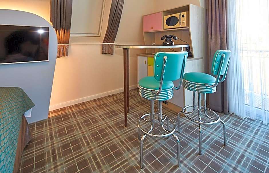 Bernstein Hotel "50`s Seaside Motel"