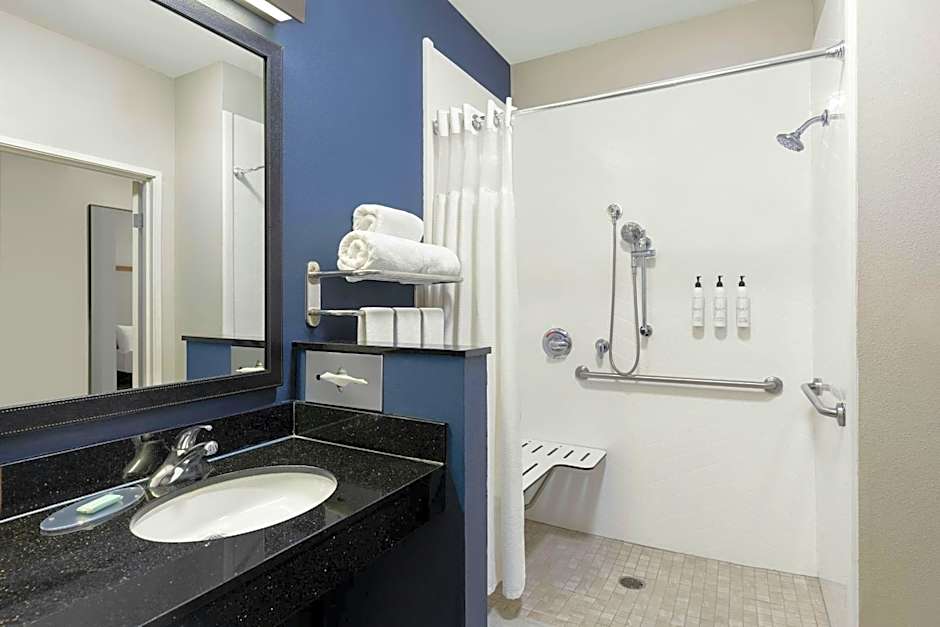 Fairfield Inn & Suites by Marriott Minneapolis St. Paul/Roseville