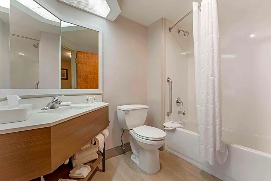 Comfort Inn & Suites Lavale