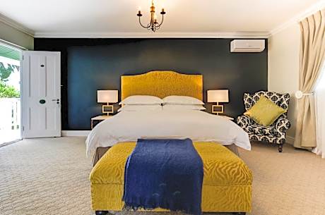 Honeymoon Suite