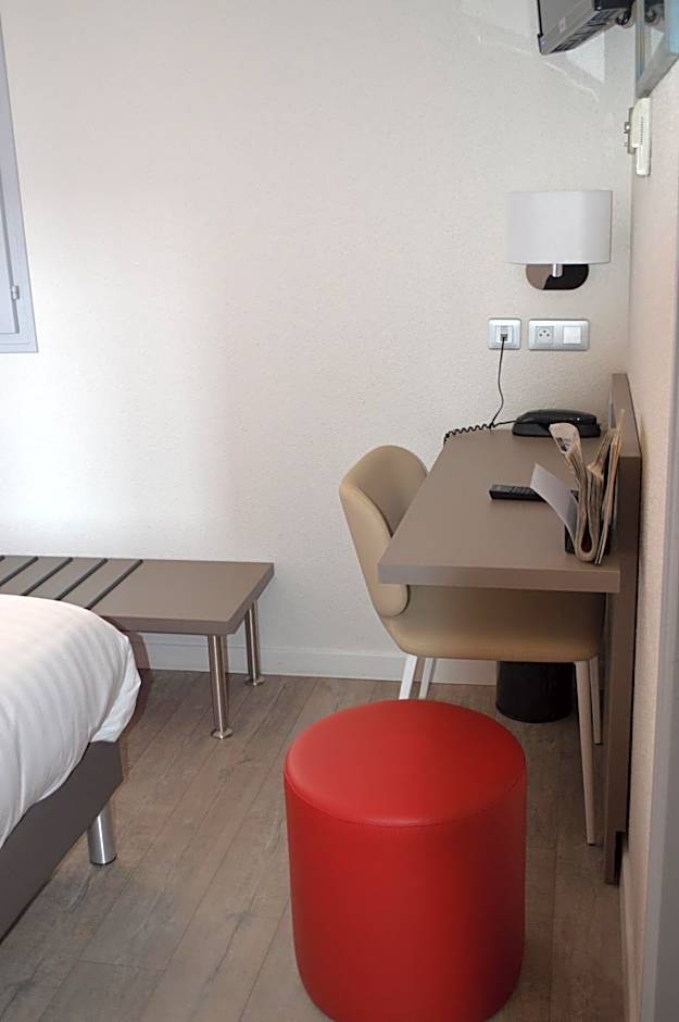 Logis Hotel du Parc-Restaurant - Le Rouget de Lisle