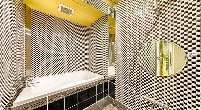 Hotel Ibaraki Charles Perrault no Shiroi Chapel - Adult Only