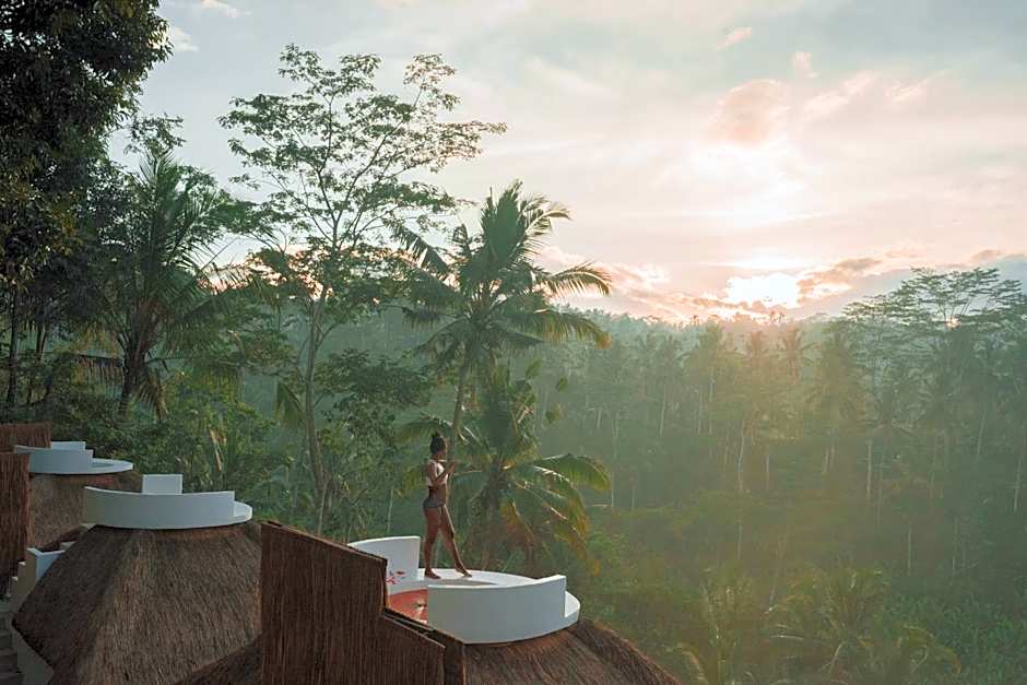 Woywoy Escape Bresela Adults Only