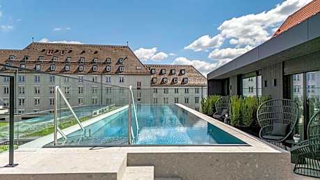 Hotel Maximilian’s