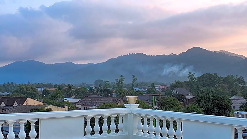 Daddy Dream Hotel and Residence