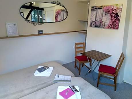 Twin Room with Private Bathroom
