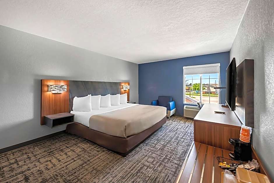 Quality Inn & Suites Manhattan