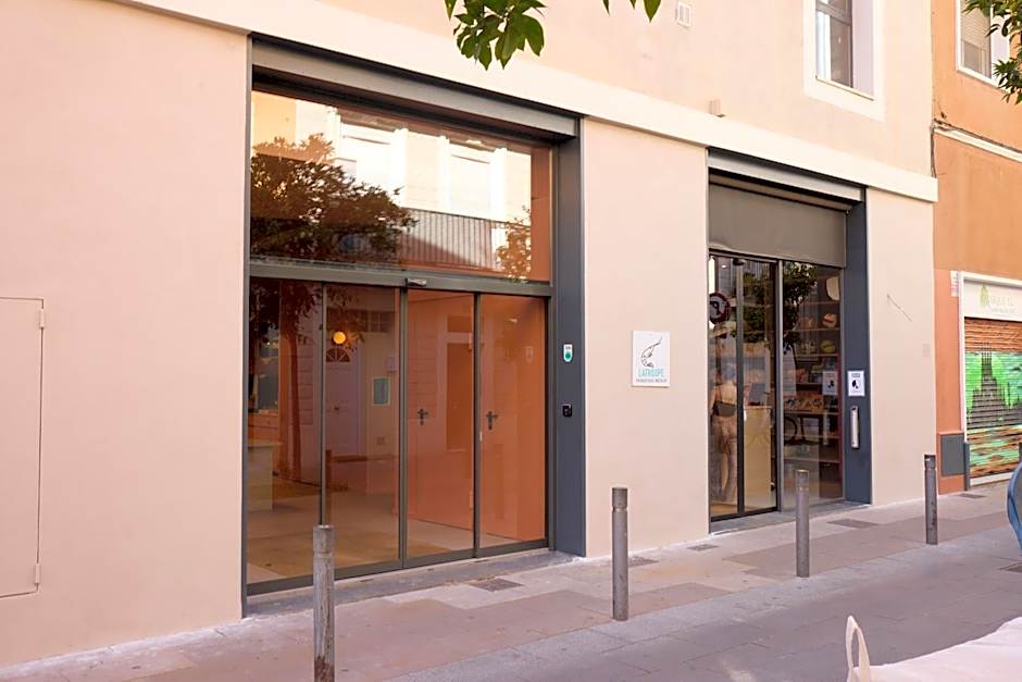 Latroupe Poblenou Beach