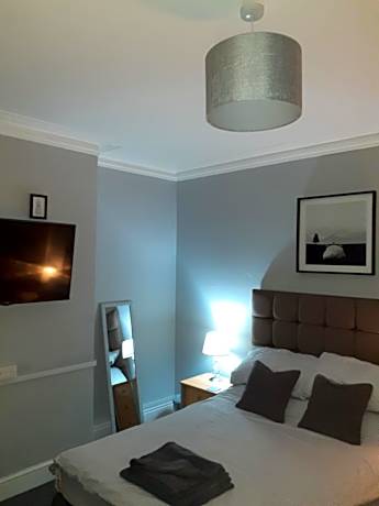 Caversham Lodge