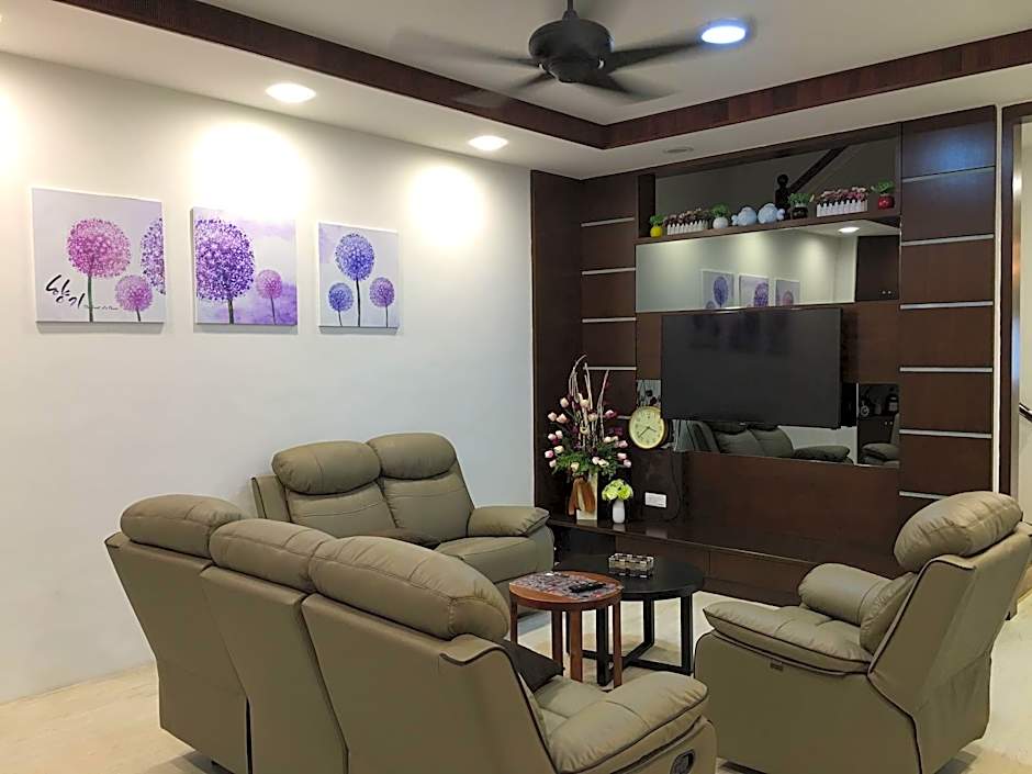 SHINY HOMESTAY @ Sutera Utama, Johor Bahru
