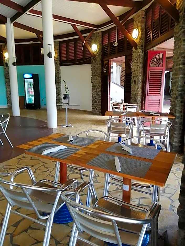 Studio Bô Soley Saint-François Piscine & Plage les pieds dans l'eau