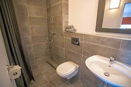 standard single room with kitchenette