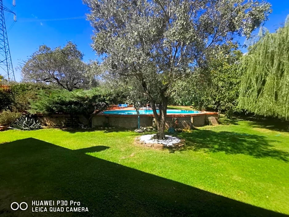 villa di charme con piscina e jacuzzi tra Roma e Viterbo