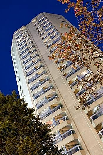 Delta Hotels by Marriott Montreal