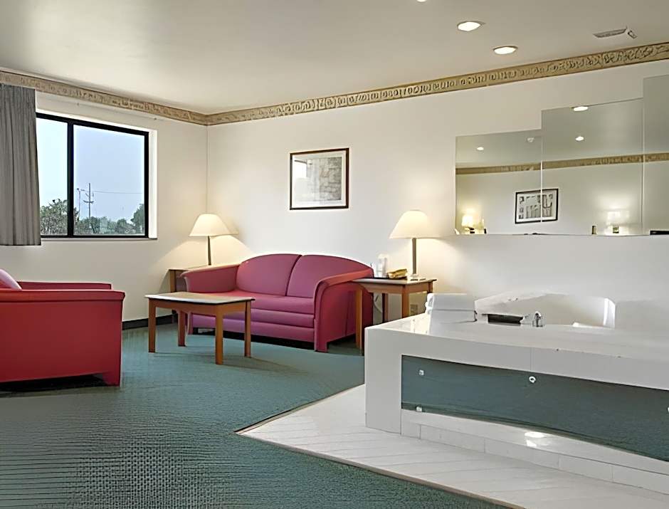 Super 8 by Wyndham Omaha Eppley Airport/Carter Lake