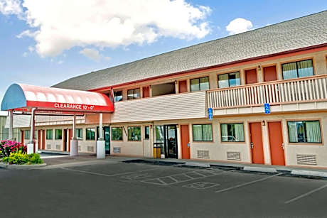 Days Inn by Wyndham Independence