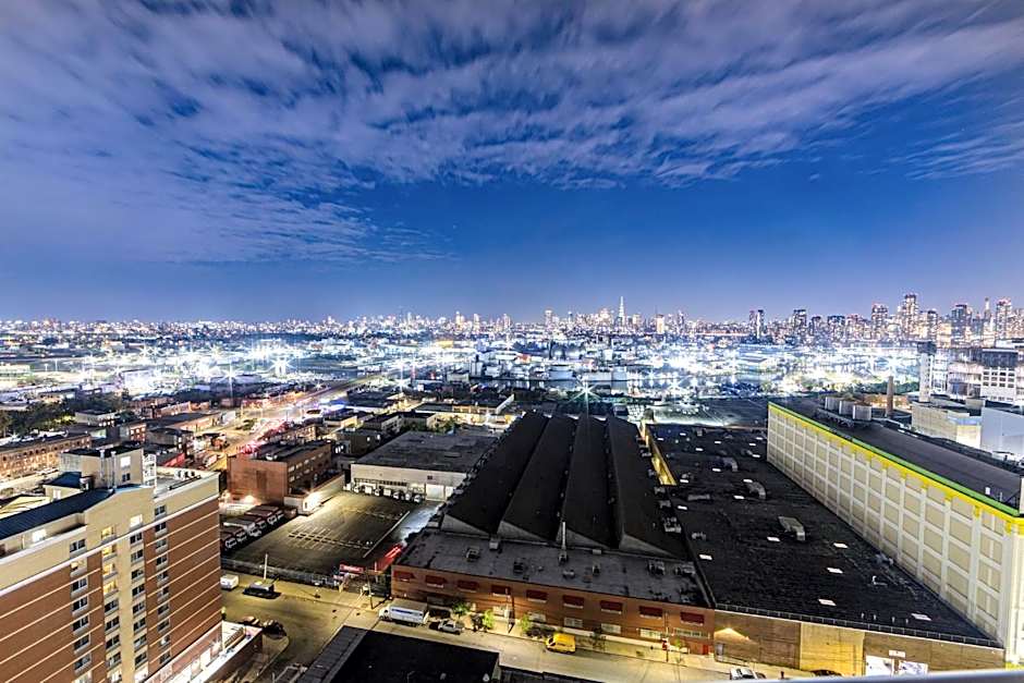 Holiday Inn Express Long Island City E New York By IHG