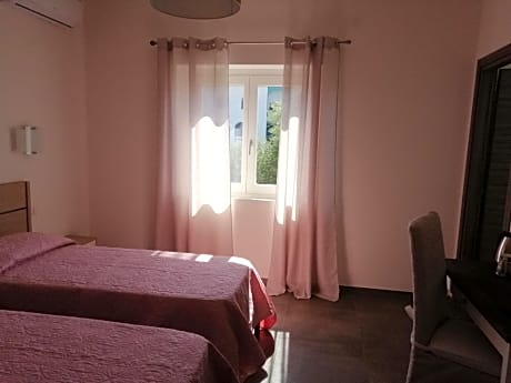 Double or Twin Room with Garden View