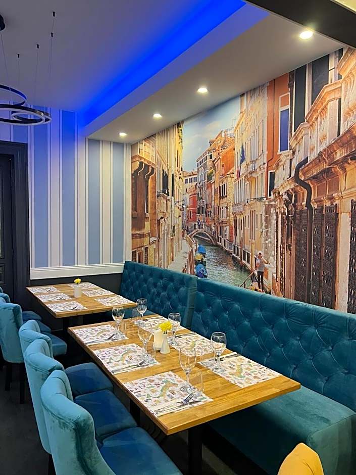 Hotel Les Jardins Carol