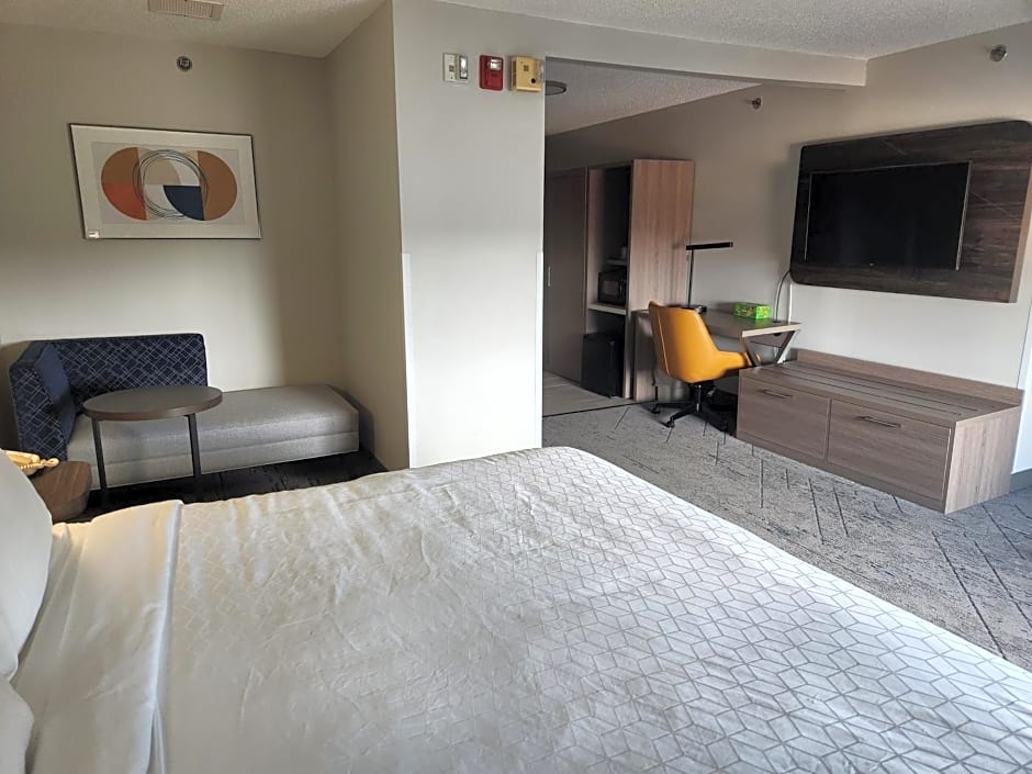 Holiday Inn Express Hotel And Suites Alliance By IHG