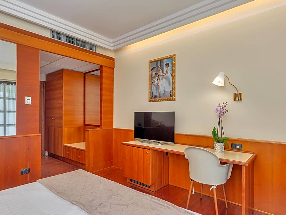 Hotel Prestige