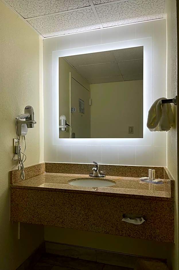 Baymont by Wyndham Scranton Dunmore