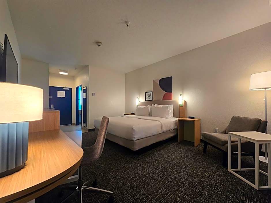 Spark by Hilton Selma