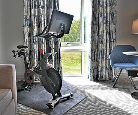 Five Feet to Fitness Queen Room