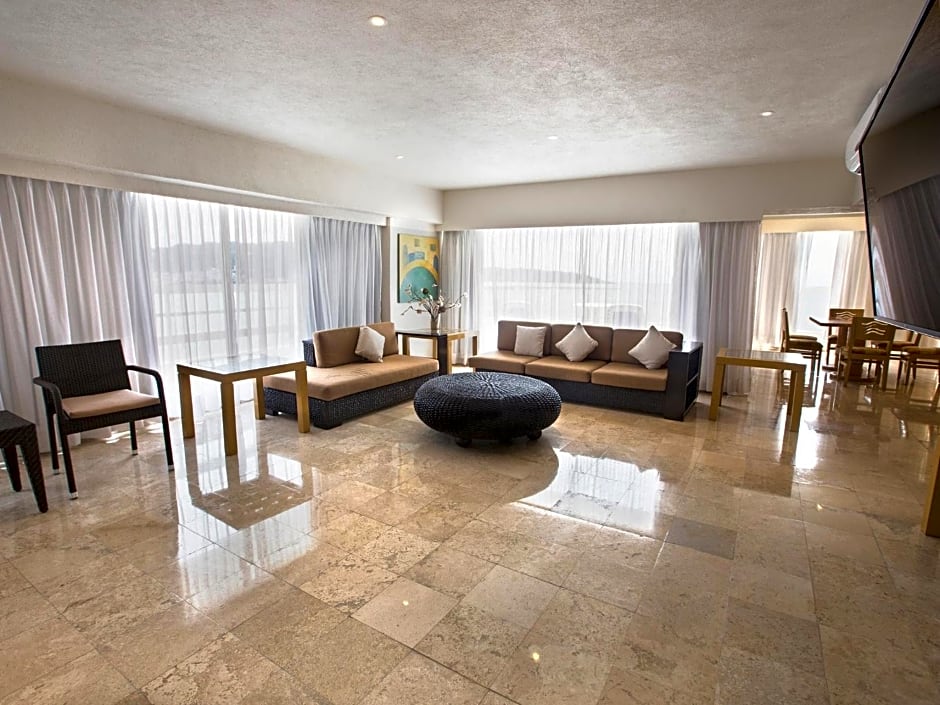 HS HOTSSON Hotel Acapulco