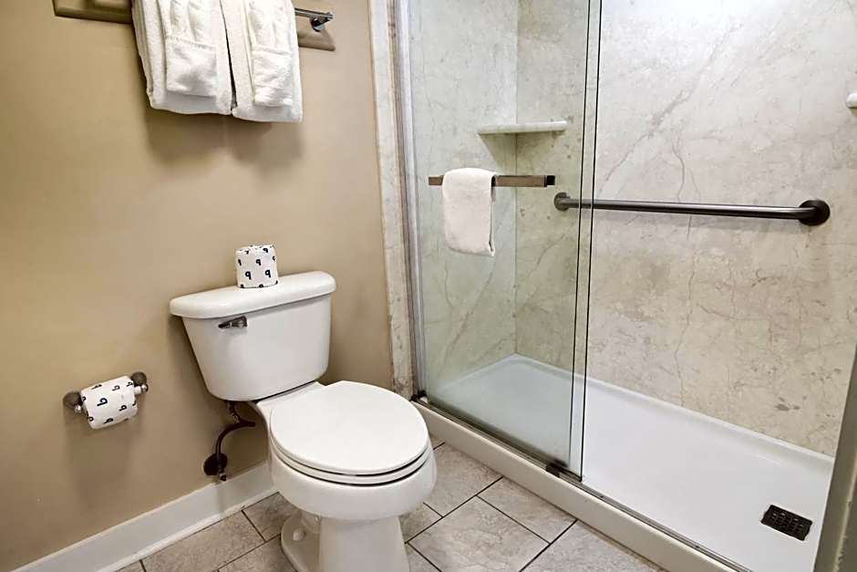 Oceanfront Litchfield Inn