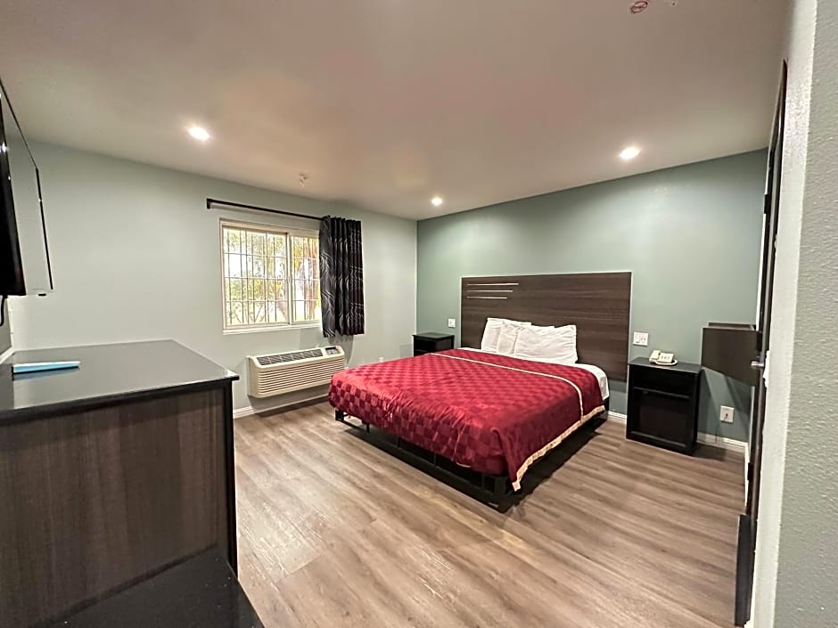 Express Inn & Suites