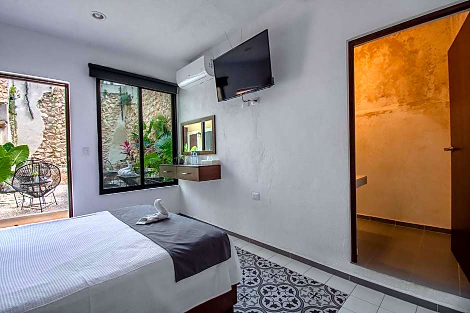 Hotel Colonial Zaci by GuruHotel