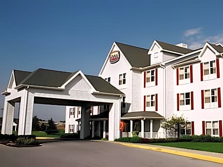 Lancaster Inn & Suites