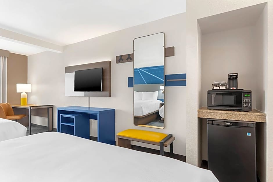 Comfort Inn & Suites Suwanee - Sugarloaf