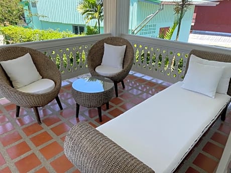 Deluxe King Suite with Balcony