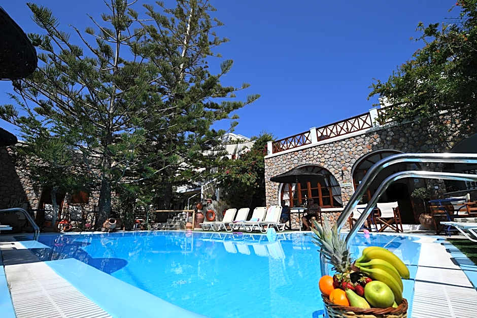 Philoxenia Hotel & Studios