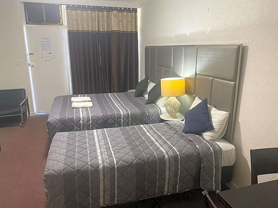 Tollgate Motel