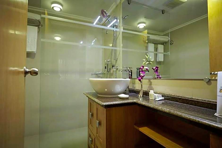 Royal Park Residence Hotel