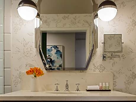 King Room with Mobility Accessible Tub and Roll-In Shower