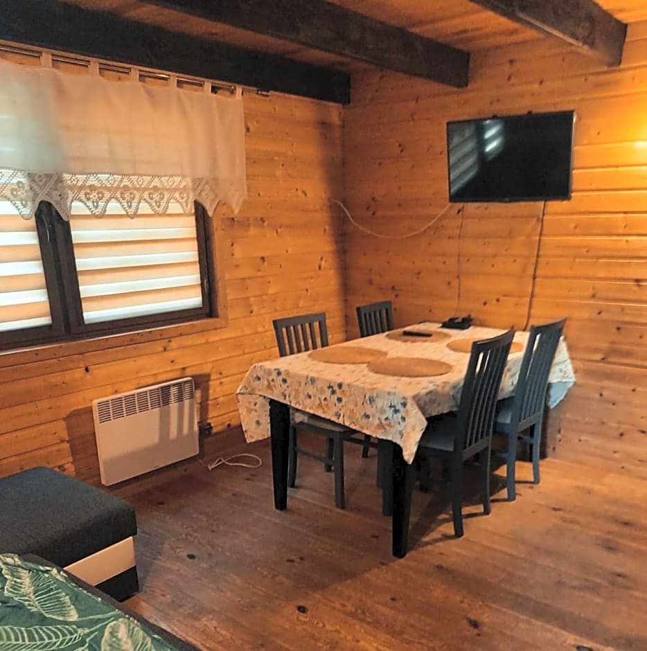 Domek pod śnieżką 1