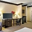 Quality Inn & Suites Oakwood Village