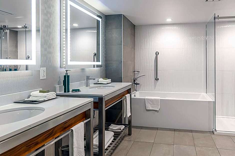 Hilton Montreal Laval
