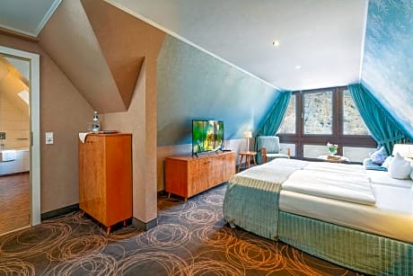 Junior Suite with view of Rhine River