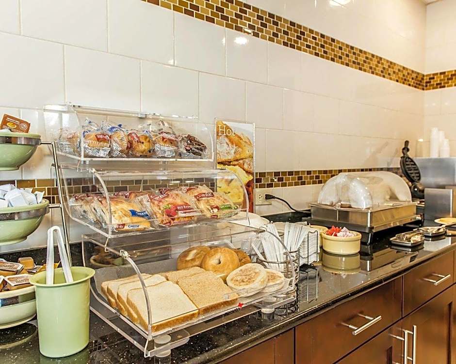 Quality Inn & Suites Mattoon South