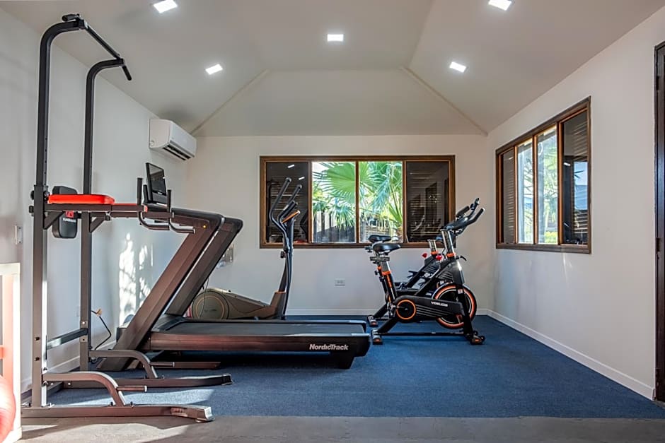 TRYP by Wyndham Aruba Adults Only Hotel