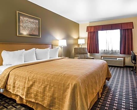 1 King Bed, Nonsmoking