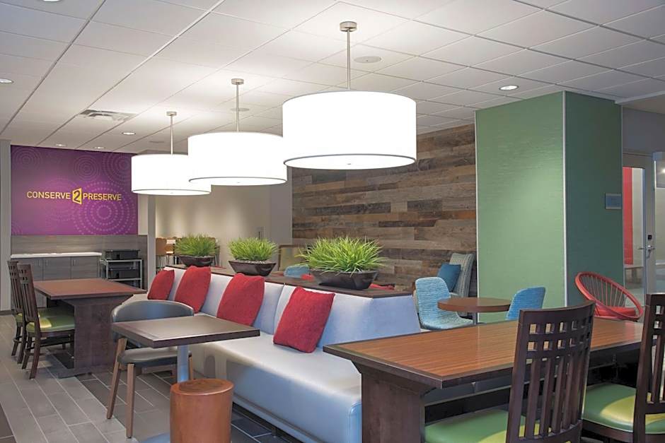 Home2 Suites by Hilton Indianapolis Downtown