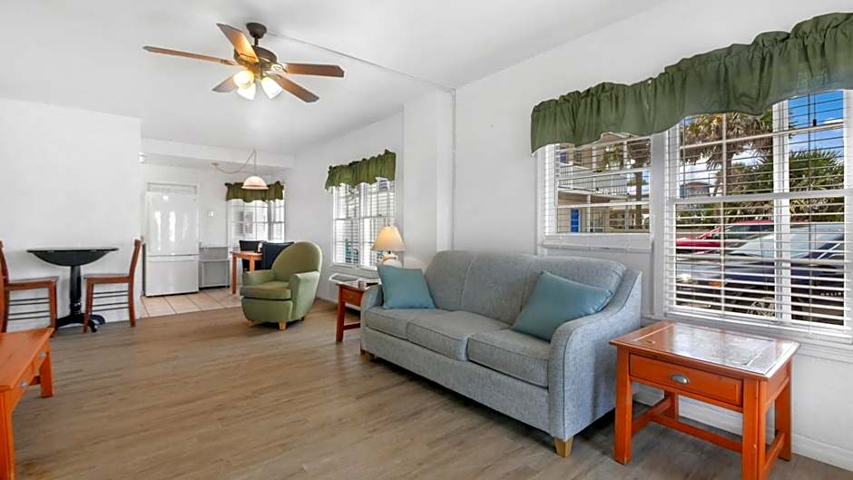 Ocean Court Beachfront Hotel