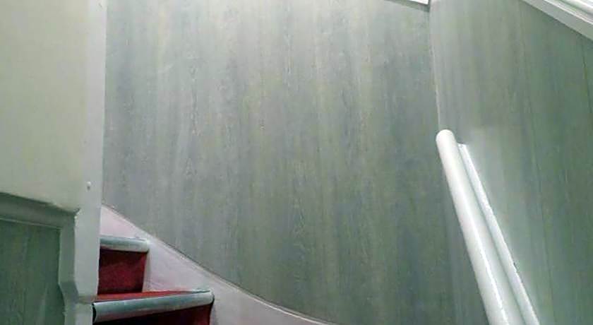 Glendale Hyde Park Hotel